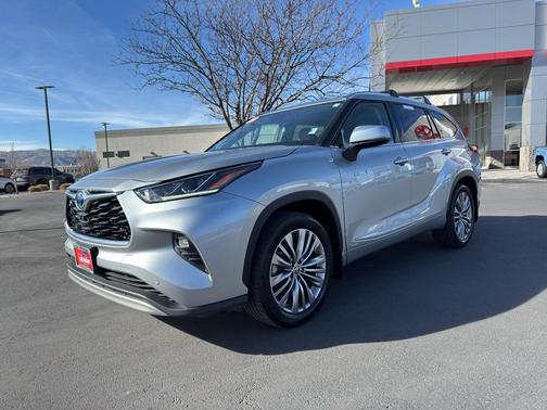 2021 Toyota Highlander Hybrid Platinum