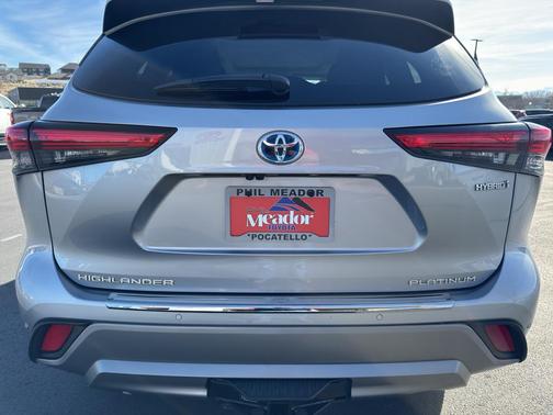 2021 Toyota Highlander Hybrid Platinum