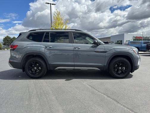 Pure Gray 2024 Volkswagen Atlas 2.0T SEL