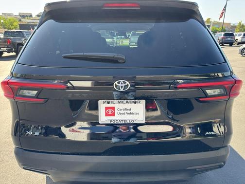 Midnight Black Metallic 2025 Toyota Grand Highlander XLE