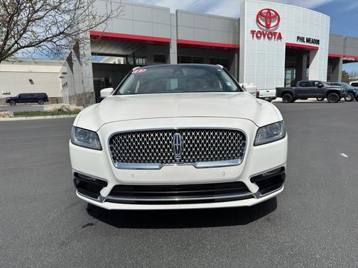 White Platinum Tri-Coat 2017 Lincoln Continental Reserve
