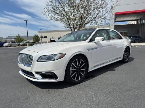 White Platinum Tri-Coat 2017 Lincoln Continental Reserve
