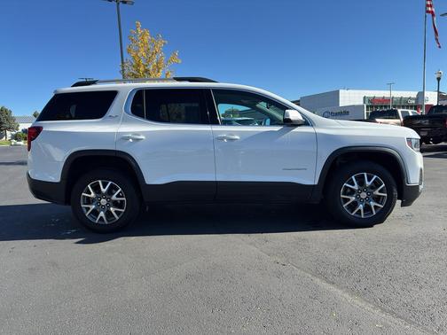2023 GMC Acadia AWD SLT