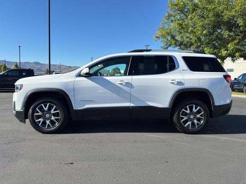 2023 GMC Acadia AWD SLT