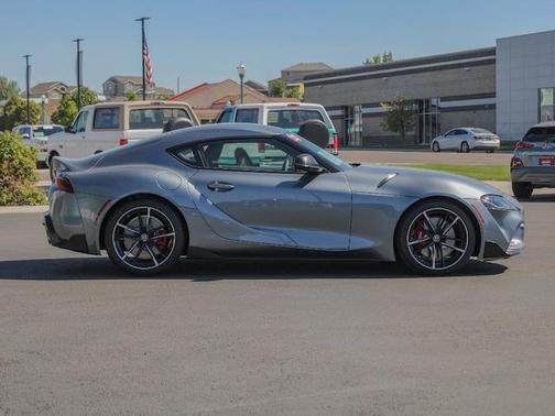 Photo 3 of 28 of 2022 Toyota Supra 3.0 Premium