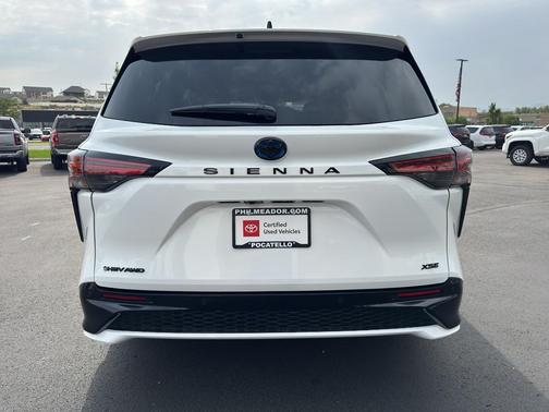 2025 Toyota Sienna Woodland