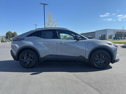 Cement 2026 Toyota C-HR SE