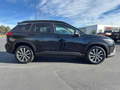 2023 Toyota Corolla Cross XLE