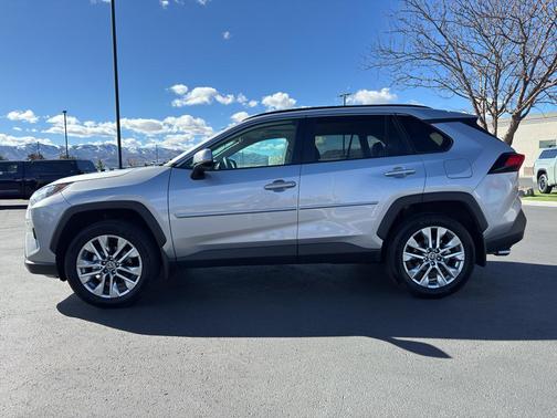 2024 Toyota RAV4 XLE Premium