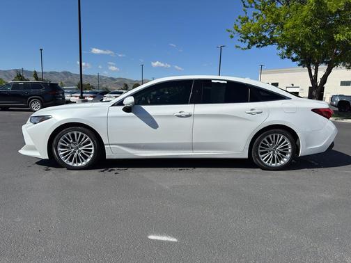 Wind Chill Pearl 2019 Toyota Avalon Limited