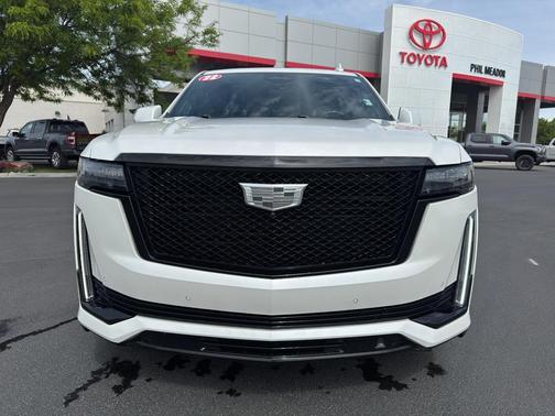 Crystal White Tricoat 2022 Cadillac Escalade ESV Sport Platinum