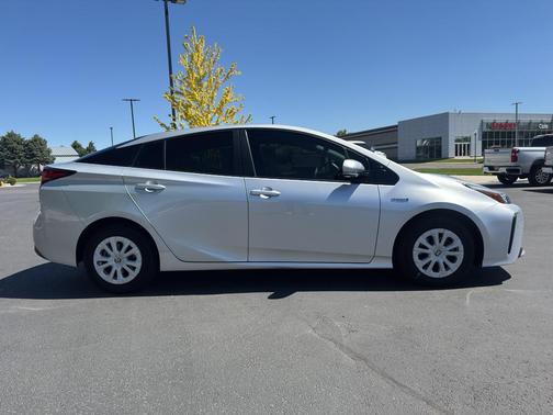 Classic Silver Metallic 2019 Toyota Prius LE