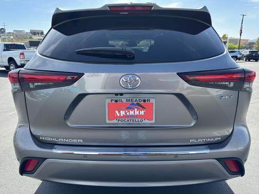 Heavy Metal 2026 Toyota Highlander Hybrid Platinum