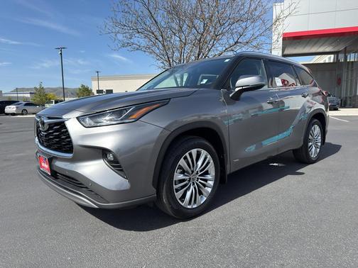 Heavy Metal 2026 Toyota Highlander Hybrid Platinum