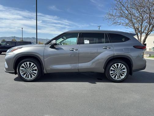 Heavy Metal 2026 Toyota Highlander Hybrid Platinum