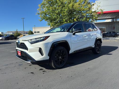 2022 Toyota RAV4 Hybrid SE