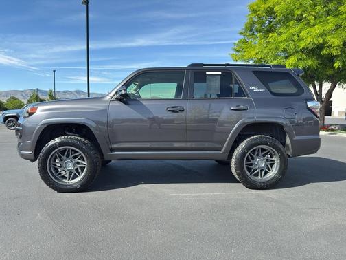 Magnetic Gray Metallic 2022 Toyota 4Runner TRD Sport