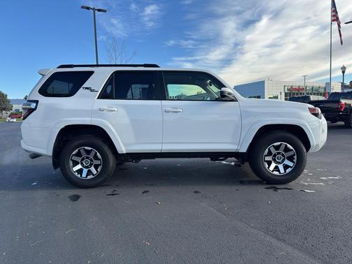 2022 Toyota 4Runner TRD Off Road
