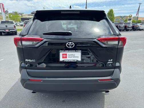 2024 Toyota RAV4 LE