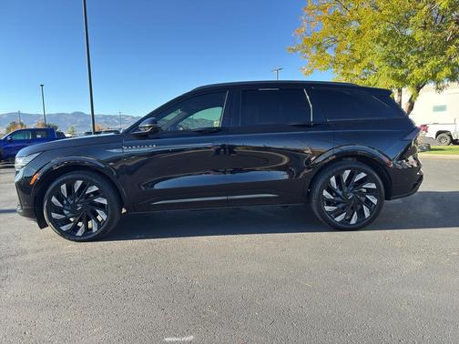 2024 Lincoln Nautilus Reserve