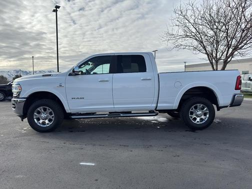 2022 RAM 2500 Laramie Crew Cab 4x4 6'4' Box