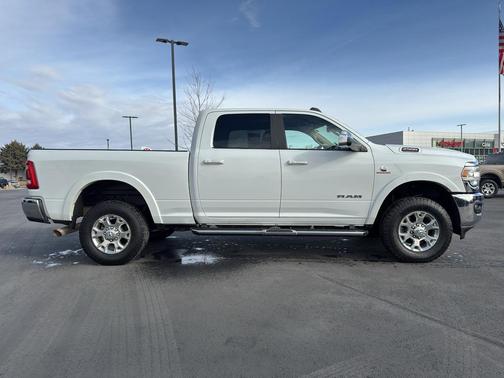 2022 RAM 2500 Laramie Crew Cab 4x4 6'4' Box