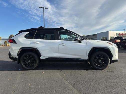 2023 Toyota RAV4 Hybrid SE