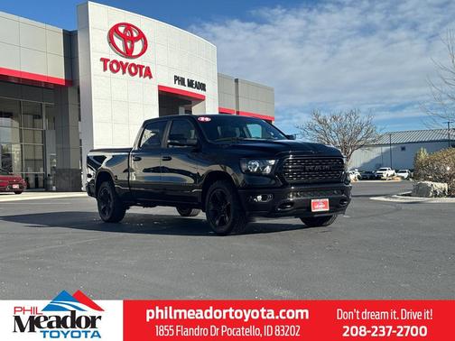 Diamond Black Crystal Pearlcoat 2024 RAM 1500 Big Horn/Lone Star