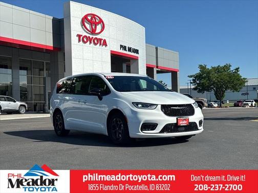 2024 Chrysler Pacifica Hybrid S Appearance Pkg
