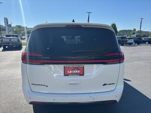 2024 Chrysler Pacifica Hybrid S Appearance Pkg