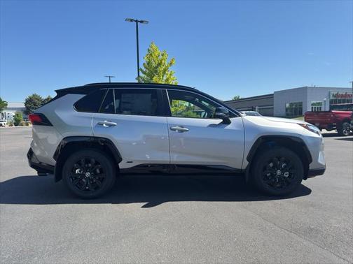 2025 Toyota RAV4 Hybrid SE