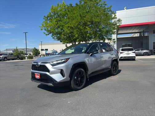 2025 Toyota RAV4 Hybrid SE