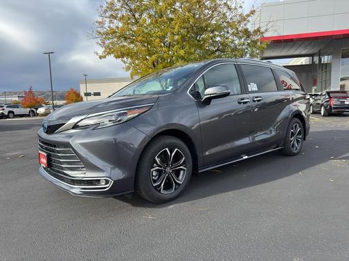 2025 Toyota Sienna Platinum