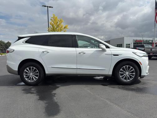 2022 Buick Enclave AWD Essence
