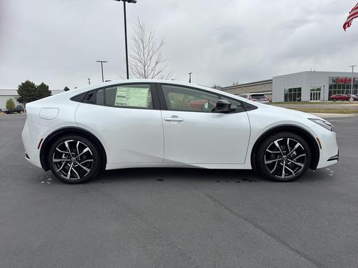 Wind Chill Pearl 2026 Toyota Prius Plug-In Hybrid XSE