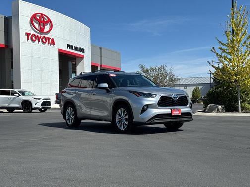 Celestial Silver Metallic 2023 Toyota Highlander Hybrid Limited