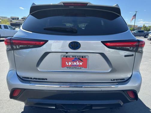 Celestial Silver Metallic 2023 Toyota Highlander Hybrid Limited