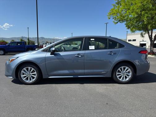2025 Toyota Corolla Hybrid LE