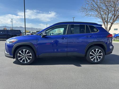 2025 Toyota Corolla Cross XLE