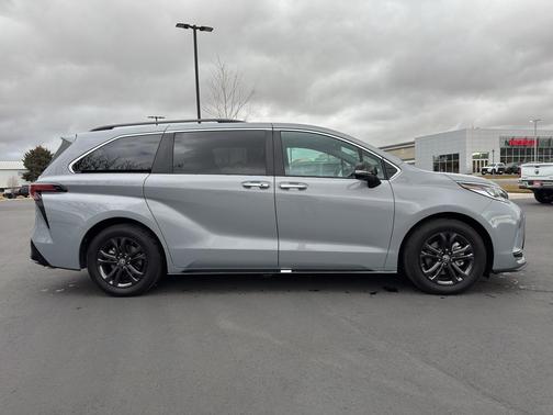 2024 Toyota Sienna XSE 7 Passenger