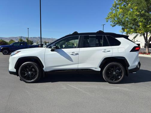 2024 Toyota RAV4 Hybrid SE