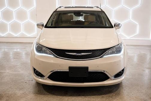 White 2020 Chrysler Pacifica Limited