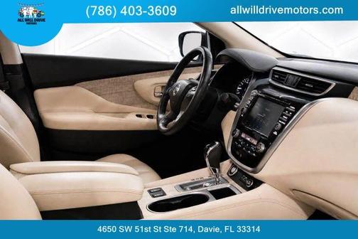 White 2020 Nissan Murano SV