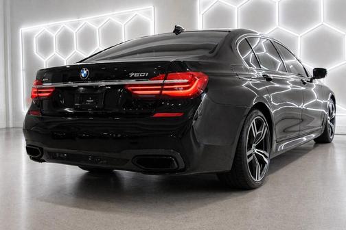 Jet Black 2019 BMW 750 i xDrive