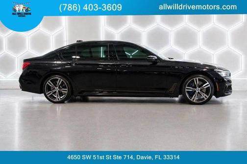 Jet Black 2019 BMW 750 i xDrive
