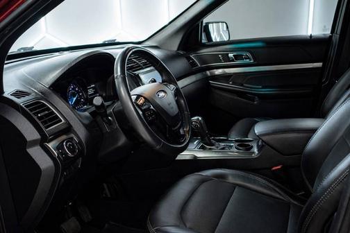 Red 2018 Ford Explorer XLT