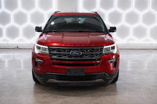 Red 2018 Ford Explorer XLT