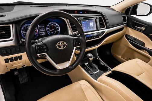 Blizzard Pearl 2019 Toyota Highlander XLE