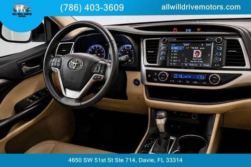Blizzard Pearl 2019 Toyota Highlander XLE