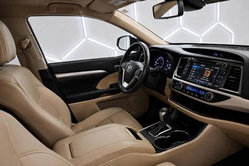 Blizzard Pearl 2019 Toyota Highlander XLE
